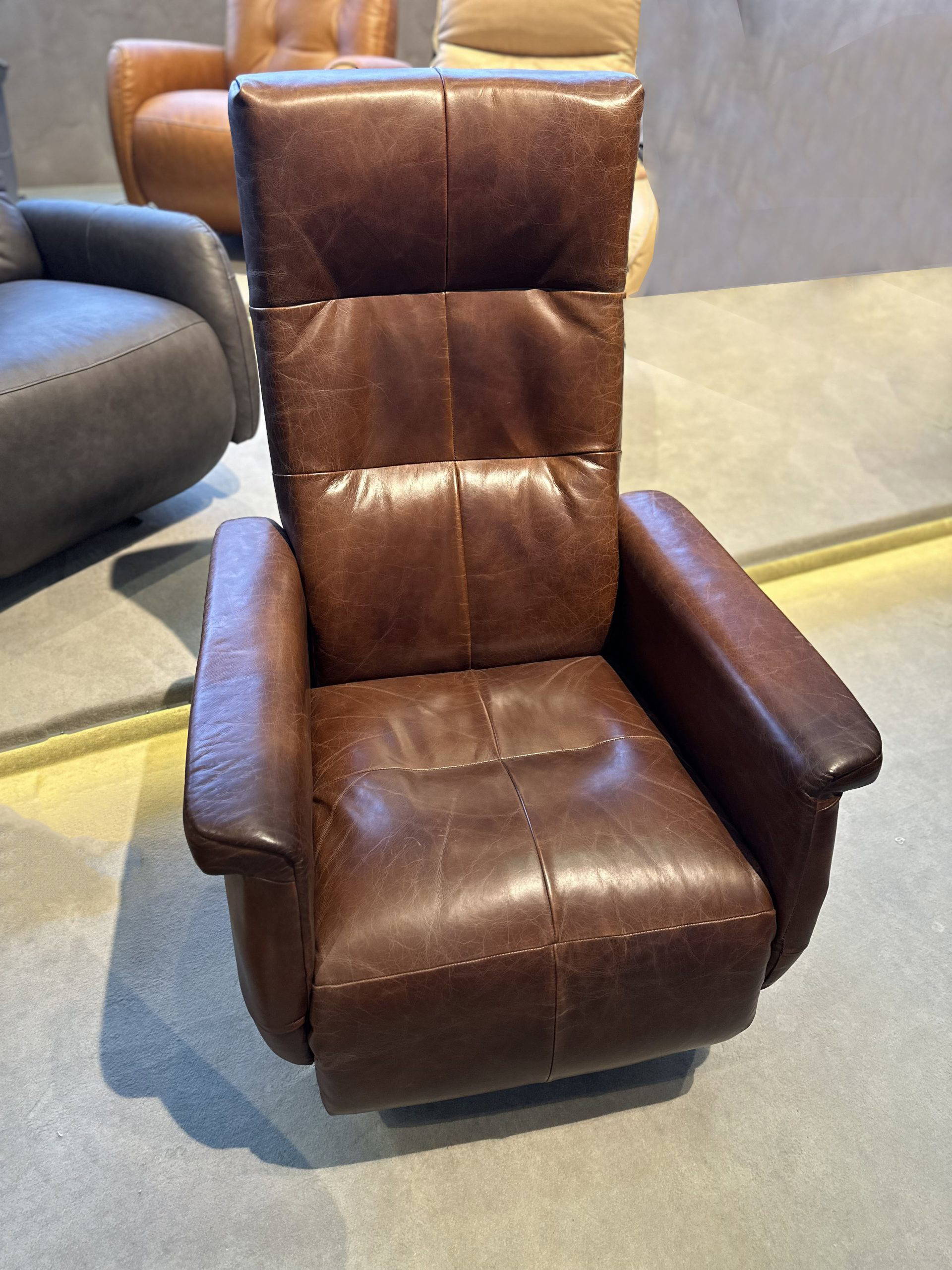 Full leather recliner - Image 3